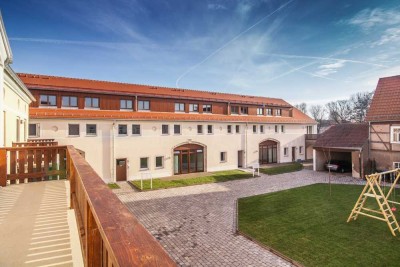 **3 Zimmer im Dreiseithof + Balkon + EBK**