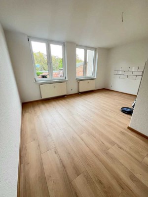Erstbezug nach Renovierung! 4-RW mit EBK und Stellplatz zu vermieten!