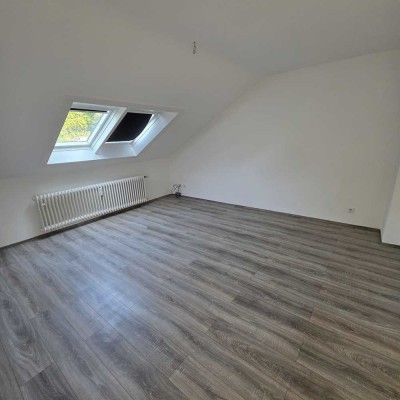 Sehr schöne Dachgeschoßwohung in zentraler Lage von Barmen !