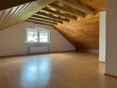 Schöne und vollständig renovierte 3-Raum-Dachgeschosswohnung in Wiesloch