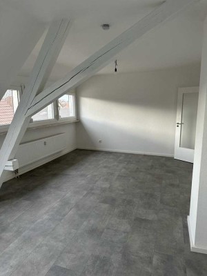 Gepflegte Dachgeschosseinheit als nachhaltige Kapitalanlage