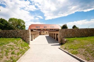 *Terrassenwohnung in ruhiger Lage* mit EBK