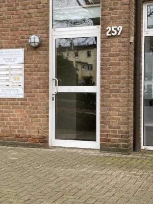 Frisch sanierte Wohnung - WG geeignet