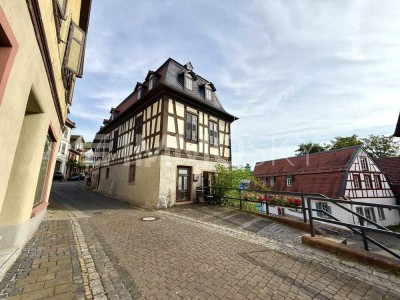** Charmantes Mehrfamilienhaus in zentraler Lage **