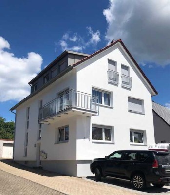 Schöne lichtdurchflutete drei Zimmer Wohnung mit moderner Einbauküche in Malsch Völkersbach