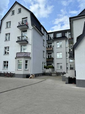 Charmante 4-Zimmer-Altbauwohnung mit Balkon in unmittelbarer Nähe des Ravensberger Parks ab 01.10.