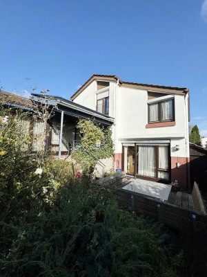 Gartenhof-Winkelhaus in ruhiger Toplage (Bietigheim-Lug)