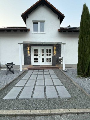 Geschmackvolle, neuwertige 4-Raum-Wohnung mit geh. Innenausstattung mit Balkon und EBK in Hattingen