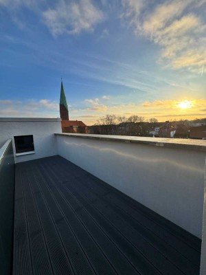 Modern sanierte 2 Zi.-Altbauwohnung mit Dachterrasse auf der Lübecker Altstadtinsel