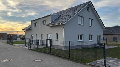 Neubau Doppelhaushälfte mit gehobener Innenausstattung