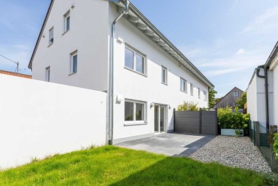 Neubau von 2023 - Reihenendhaus mit Einzelgarage und Stellplatz - PV und Speicher - TOP-Modern !