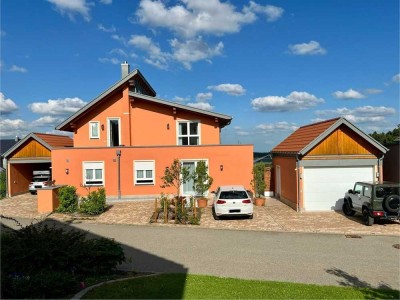 * Exklusives Traumhaus * mit *Einliegerwohnung und unverbautem Blick im *Schwarzwald