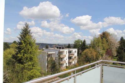 Top sanierte 3 Zimmerwohnung mit Penthouse-Charakter