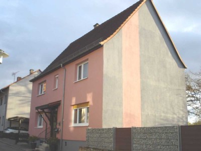 Gepflegtes Zweifamilienhaus mit Garten, Garage und Carport!