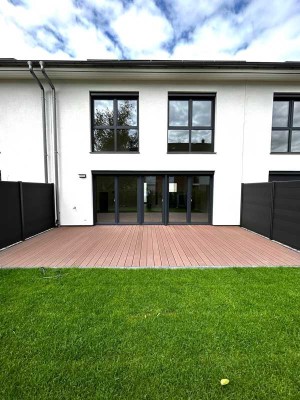 Luftwärmepumpe, Solar, Kaminzug!
Lichtdurchflutetes Reihenmittelhaus in Rövershagen