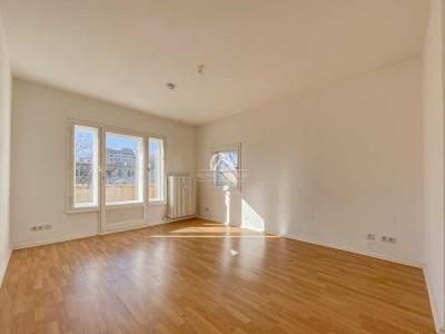 SUPERHELLE UND GEPFLEGTE WOHNUNG IN MOABIT MIT BALKON! RUHIG UND GRÜN GELEGEN! PROVISIONSFREI!