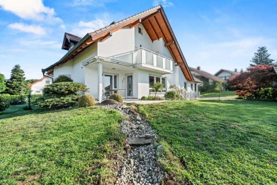 Wohnkomfort! Ruhig gelegenes Einfamilienhaus mit Sonnenbalkon, Terrasse und schönem Garten