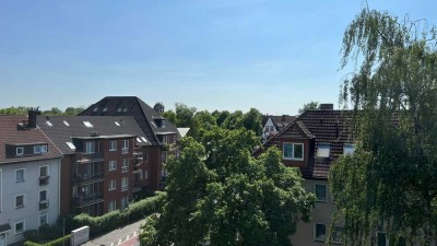 schicke 4 Zimmer Dachgeschosswohnung mit Balkon über 2 Etagen