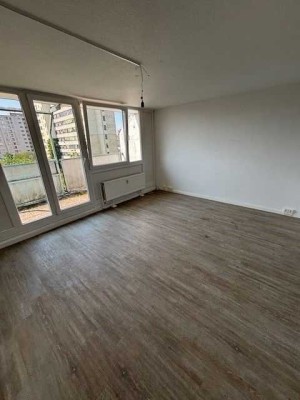 Helle 2-Zimmer-Wohnung mit Balkon in Laatzen
