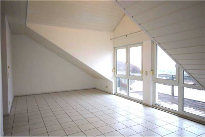 Attraktive Dachwohnung in Tiengen, Mittlerer Berg, Südbalkon mit Fernblick