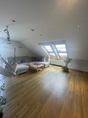 Attraktive und gepflegte 2-Zimmer-Dachgeschosswohnung in Niedernberg