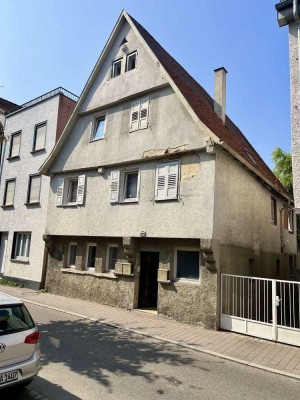 PROVISIONSFREI! - 3-Familienhaus im Herzen v. Lauffen! -Ausbau & Wertsteigerungspotenzial vorhanden!