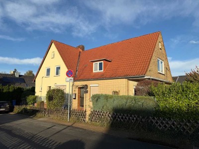 Buchholz: 2-Zi.- Dachgeschosswohnung in ruhiger Anliegerstraße