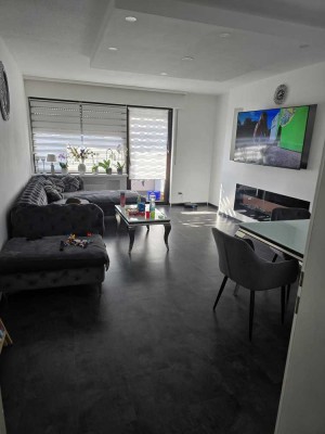Schöne und modernisierte 3-Raum-Wohnung mit gehobener Innenausstattung in Hemmingen