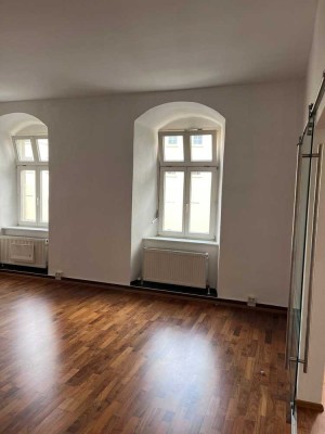helle grosse Wohnung im Innenstadt