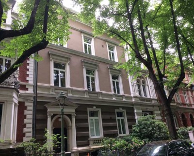 Großzügiger Wohnkomfort! Mitten in der Südstadt! Mit Wintergarten!