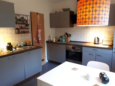 Erstbezug nach Sanierung! 3 ZKDB mit Wohnküche & Südbalkon