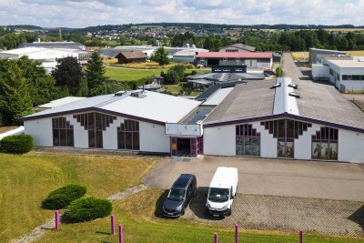 Wohnen und Arbeiten in perfekter Harmonie großzügiges Gewerbeanwesen und exklusiver Wohnkomfort