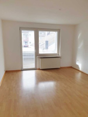 Südstadt schöne 2 Zimmer Wohnung mit großem Bakon !