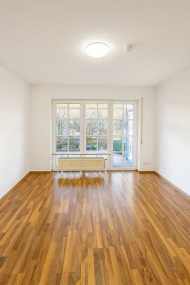 Stilvolle Erdgeschosswohnung mit Naturblick und Carport