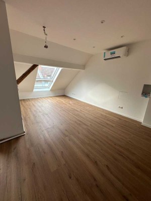 Erstbezug! Moderne Dachgeschosswohnung mit Klimaanlage Nürnberg Steinbühl