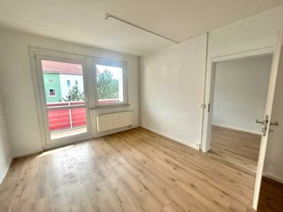 //  Achtung - tolle große Familienwohnung // 113m² // 5 Zimmer // 2 Bäder + 2 Balkone //