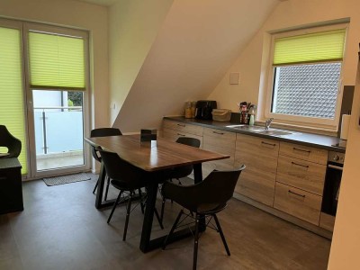 Helle 3-Zimmer-Dachgeschosswohnung bei Petershausen