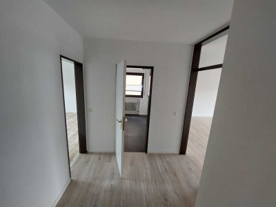 738 € kalt - 70.29 m² - 2.0 Zi.
Renovierte Wohnung ab sofort verfügbar. Mit schönen Balkon.