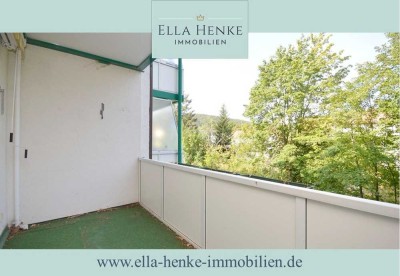 Mit Fahrstuhl + Tiefgarage: Helle 3-Zimmer-Wohnung mit Balkon in zentraler Lage...