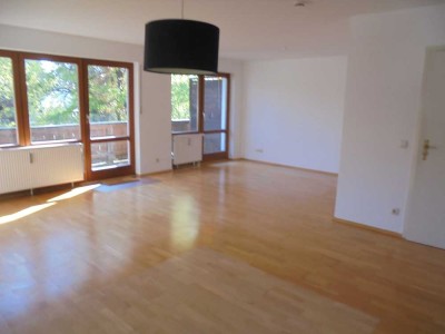 Wunderschöne 4 Zimmer Wohnung, 1.OG u. 2.OG, 2 Bäder, Südbalkon, in Bestlage von Vaterstetten