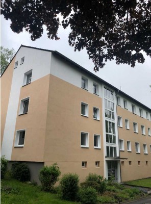 Hochparterre Wohnung mit Terrasse u. Garten