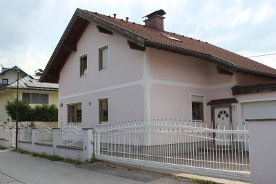 Von Privat: Einfamilienhaus mit 4 Garagenplätzen und Gartenhaus am Naturidyll Salzachsee in Salzburg-Liefering