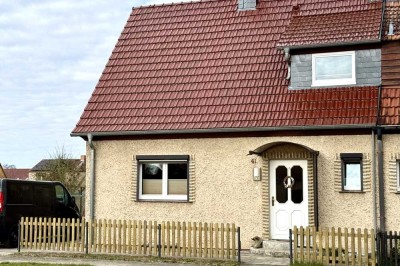 Gepflegte Doppelhaushälfte – nur 5 Minuten zum Mirower See