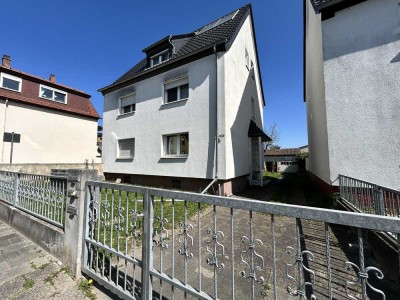 Attraktives 3-Familienhaus mit großem Potenzial in begehrter Lage! PLUS: Baugenehmigung für EFH!
