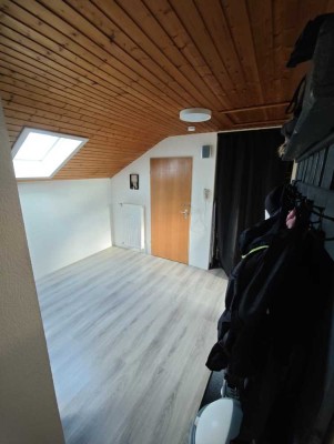 Nette 2-Zimmer Dachgeschosswohnung in Peißenberg