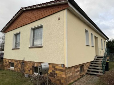 Freistehendes Einfamilienhaus mit Terrasse und Garage in Neustadt-Glewe