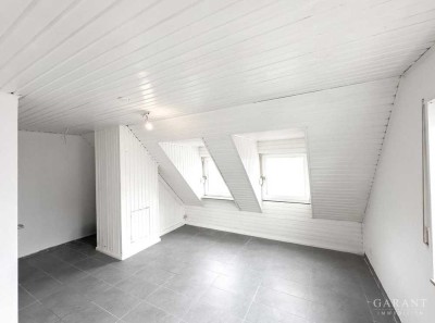 *** Charmante Dachgeschosswohnung in begehrter Lage von Hockenheim ***