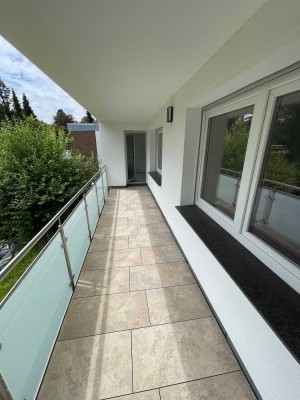 Erstbezug nach Kernsanierung mit Balkon, helle 3,5 Zimmer im OG