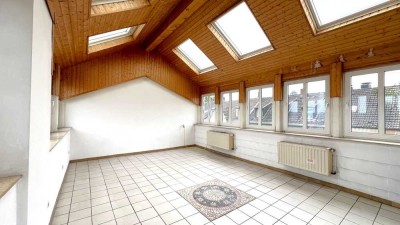 Großzügige Dachgeschosswohnung in Duisburg-Hochfeld!