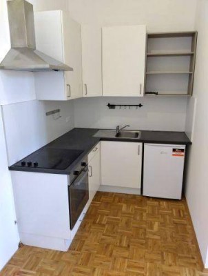 Heller 2 ZIMMER-Altbau, möblierte Einbauküche, VR, Bad mit Dusche und WC, direkt am Jakominiplatz!